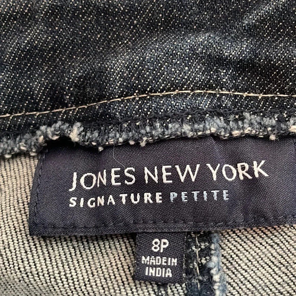 Jones New York Signature Petite Jeans - Picture 2 of 4